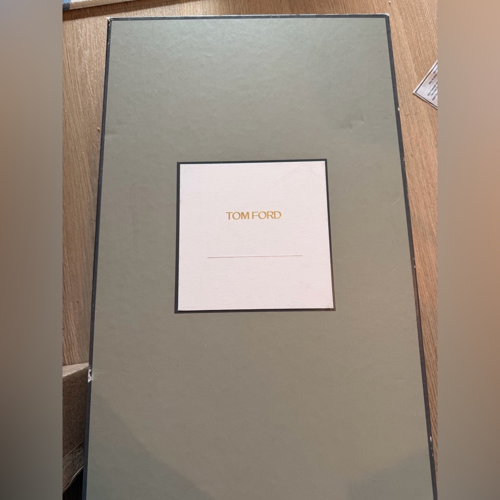 Brand new Tom Ford boots. Size 40 EU, 10 US, leather ( suede ) made in Italy - Picture 14 of 15